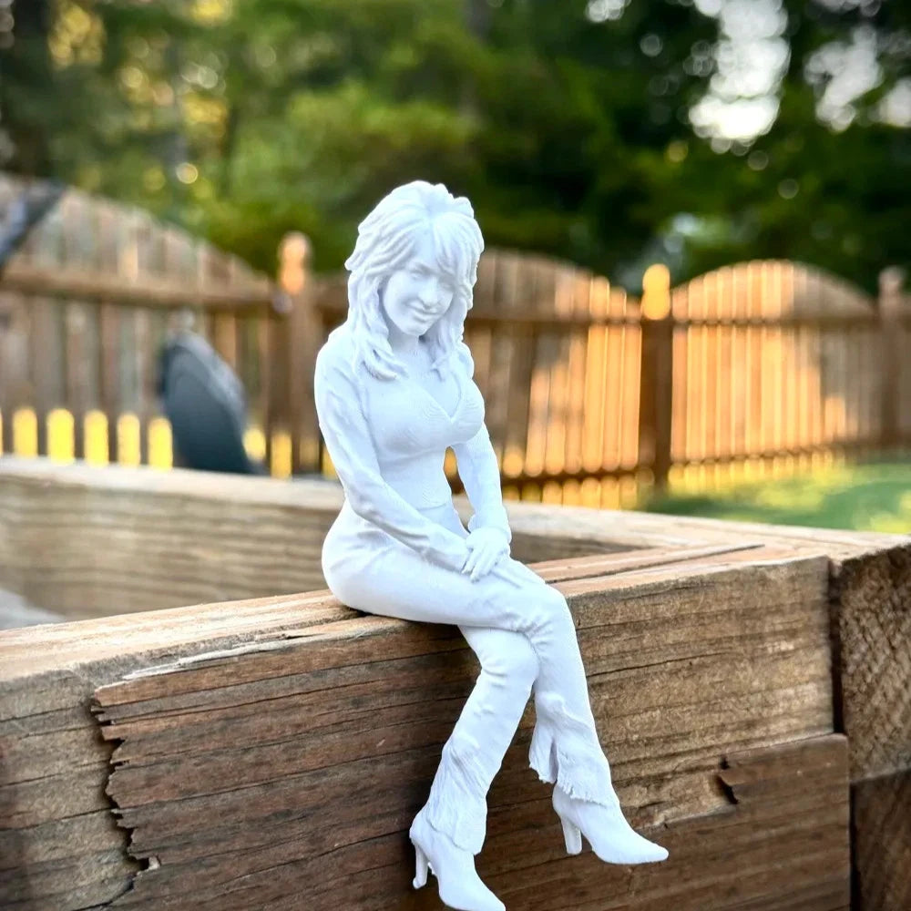 Dolly Parton Edge Sitter Figurine  - Home Decoration - Perfect Gift